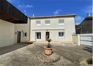 maison de village à la vente -   17470  DAMPIERRE SUR BOUTONNE, surface 158 m2 vente maison de village - UBI480743441